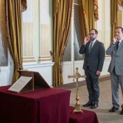 posesionan tres viceministros