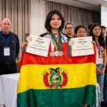 adolescente gana medallas de plata en matemáticas