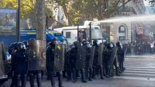 Despliegan policías en Francia por protestas